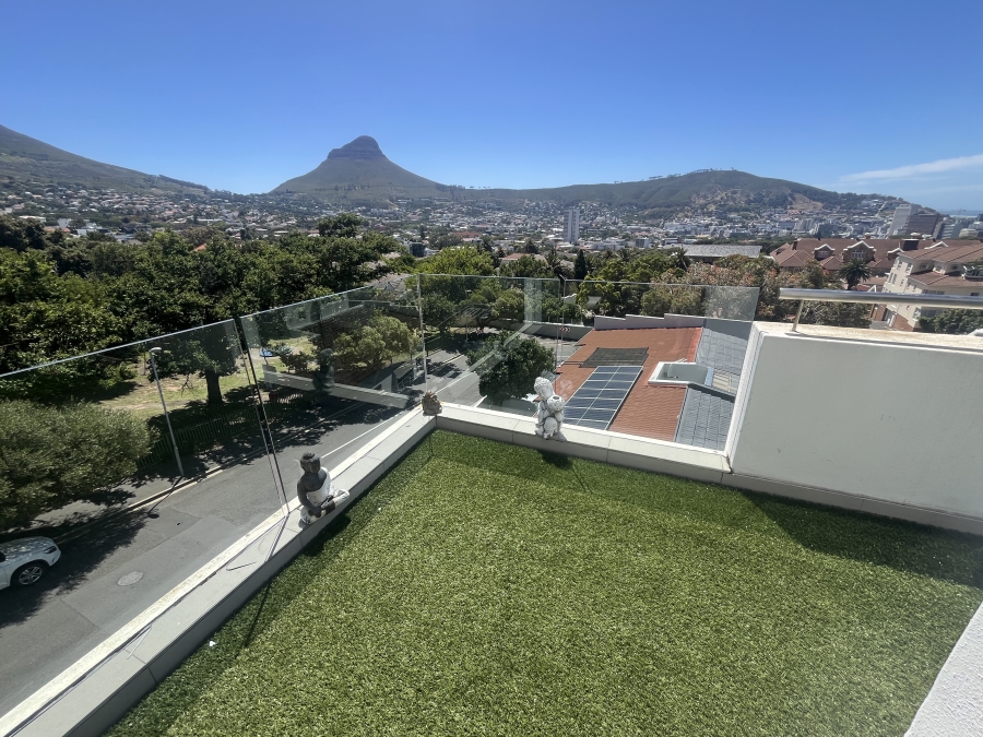 2 Bedroom Property for Sale in Vredehoek Western Cape